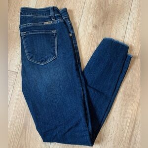 LIKE NEW KanCan Dark Blue Skinny Jeans